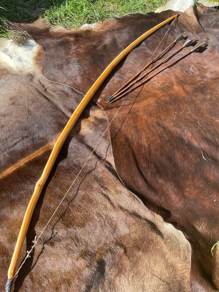 Eiben Langbogen (Warbow) 65lbs auf 28inch - 72inch Länge - inkl. 3 Pfeile