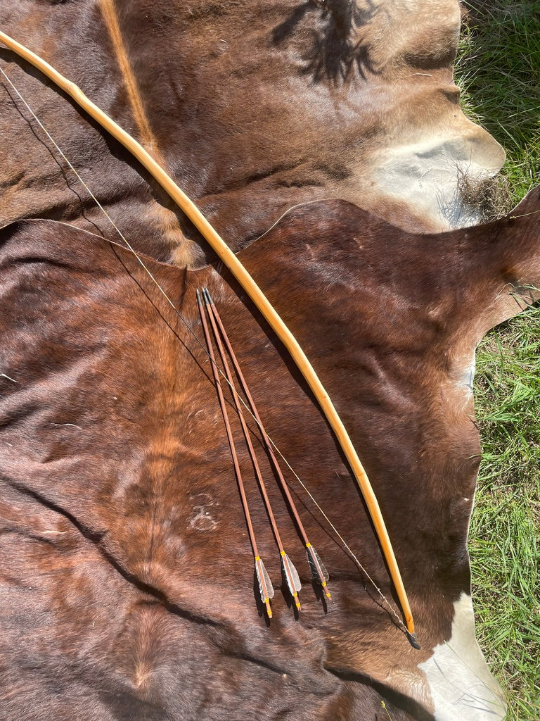 Eiben Langbogen (Warbow) 65lbs auf 28inch - 72inch Länge - inkl. 3 Pfeile