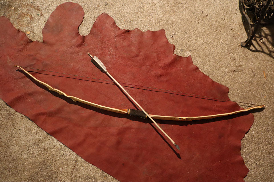Traditioneller Eiben Flachbogen